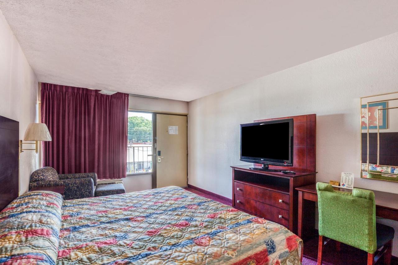 Oyo Hotel Decatur I-20 East & Wesley Club Dr Екстериор снимка