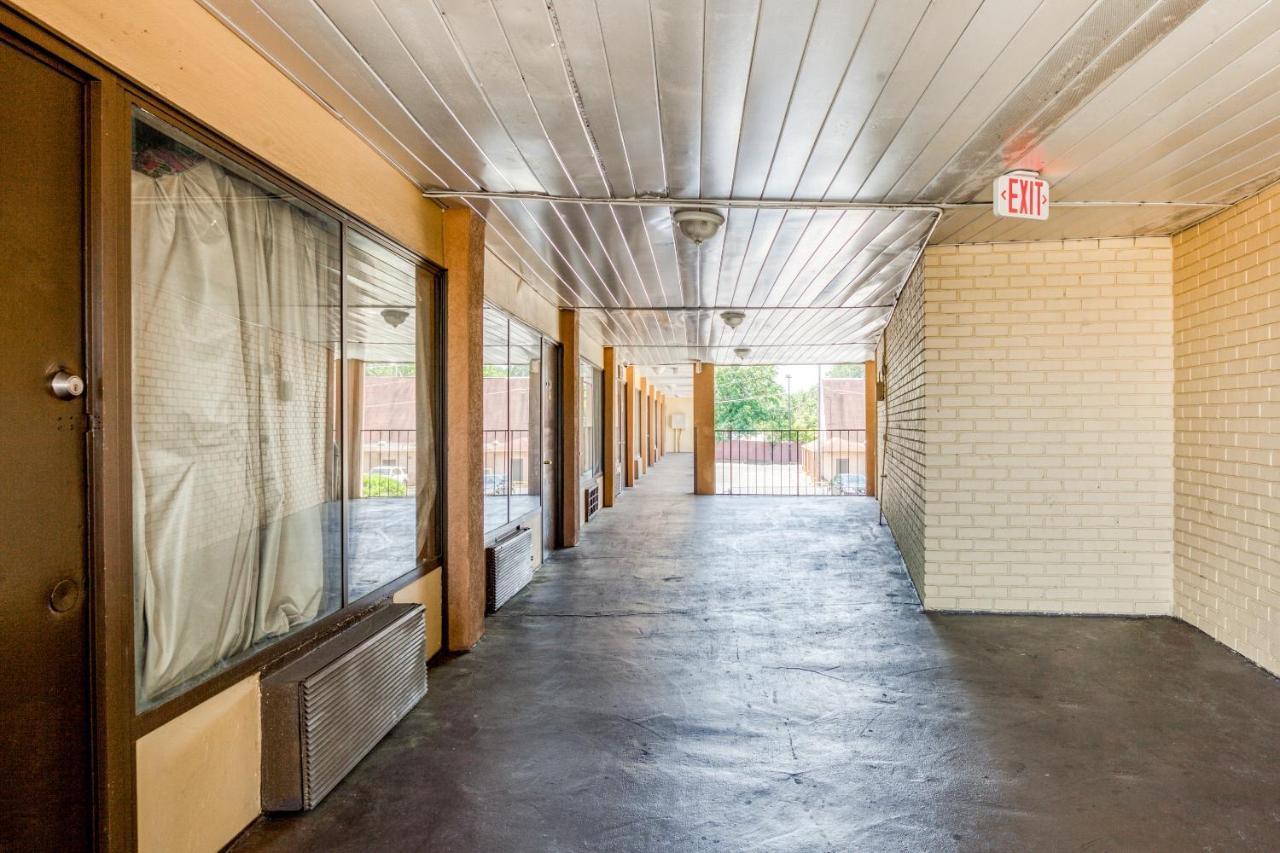 Oyo Hotel Decatur I-20 East & Wesley Club Dr Екстериор снимка