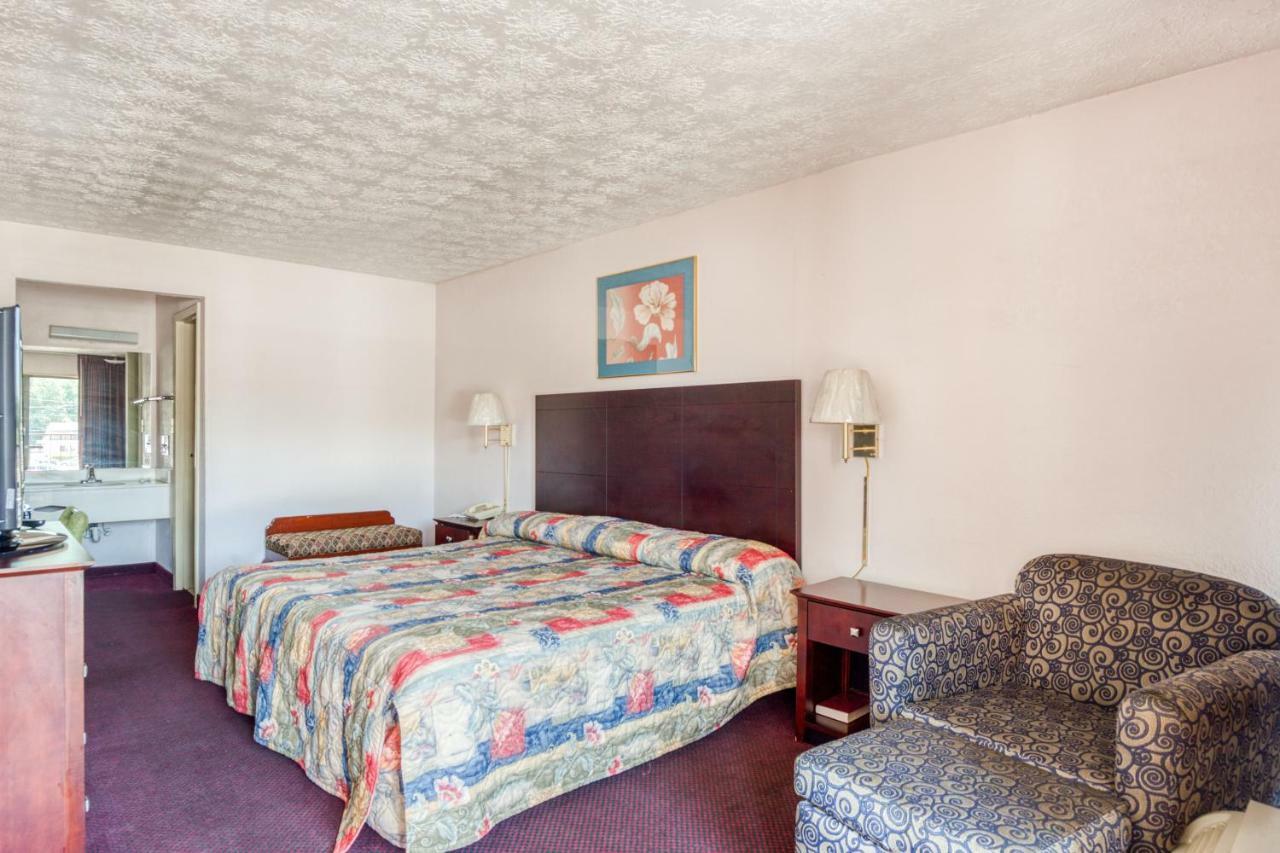 Oyo Hotel Decatur I-20 East & Wesley Club Dr Екстериор снимка