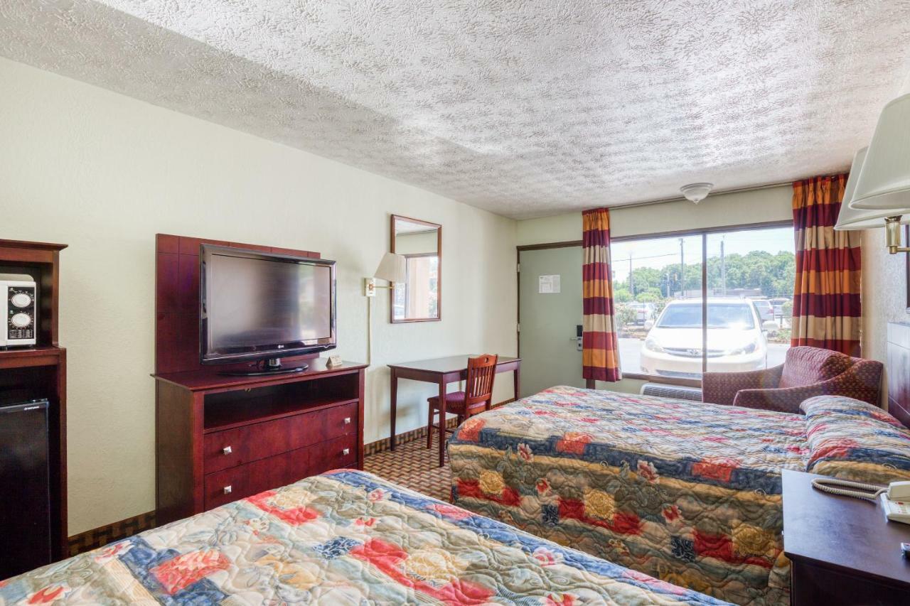 Oyo Hotel Decatur I-20 East & Wesley Club Dr Екстериор снимка