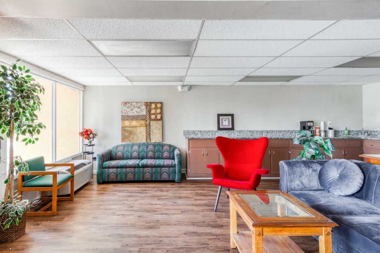 Oyo Hotel Decatur I-20 East & Wesley Club Dr Екстериор снимка
