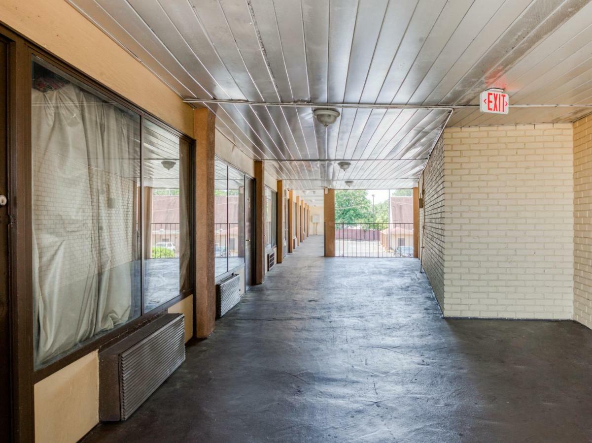 Oyo Hotel Decatur I-20 East & Wesley Club Dr Екстериор снимка
